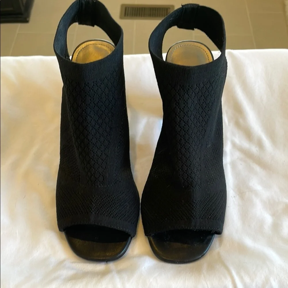 Elegant Black Women's Heeled Anklet  Sandals - Picture 4 of 9